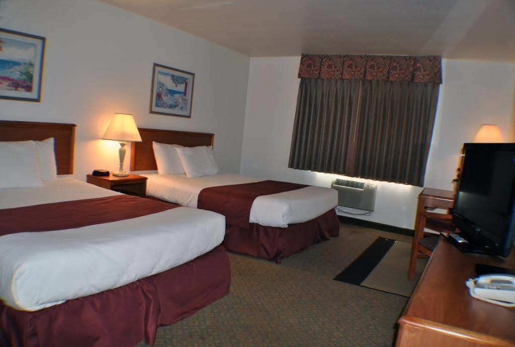 Paradise Inn & Suites At Lincoln City Exteriör bild