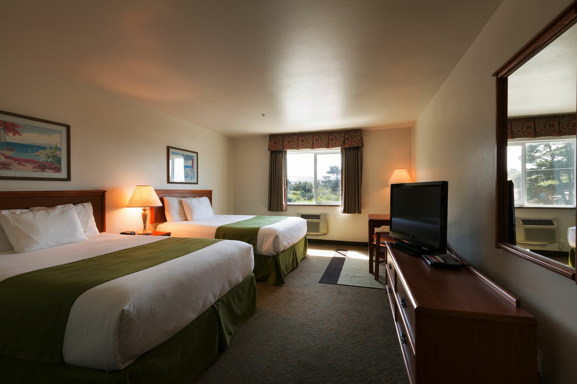 Paradise Inn & Suites At Lincoln City Exteriör bild